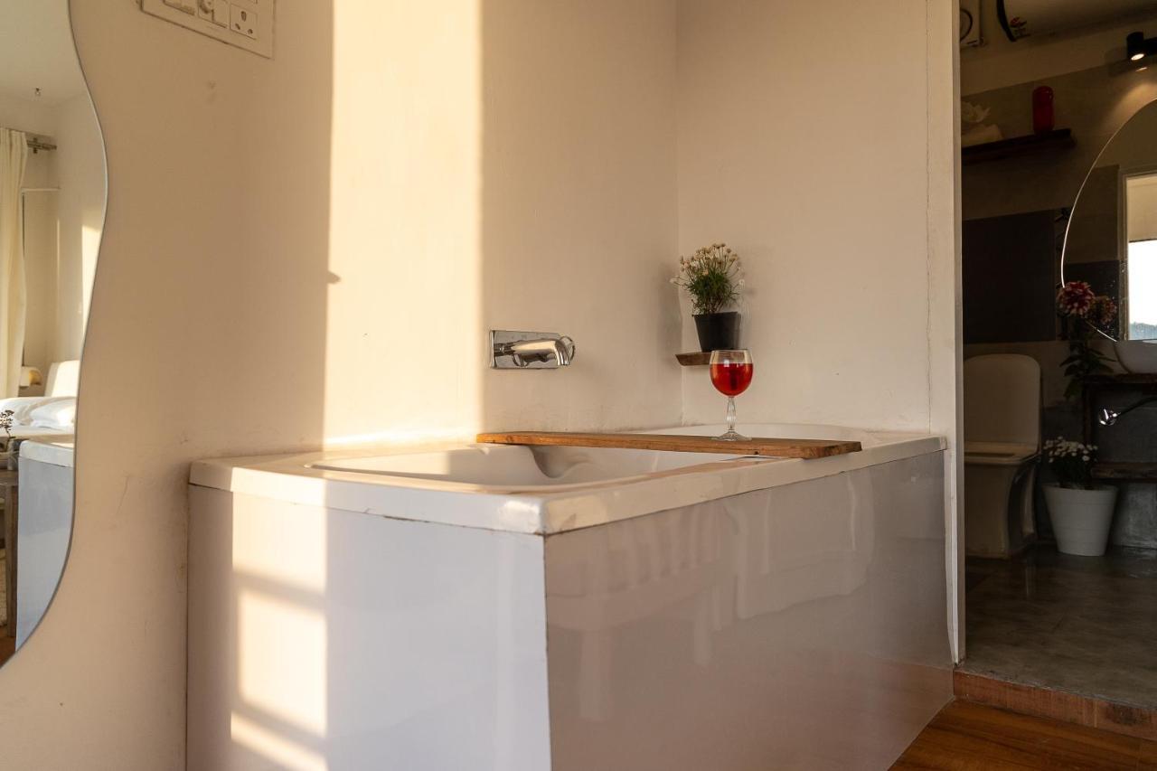 Ecstasy By Thhpsociety Bathtub Rooms Мукетсвар Екстер'єр фото